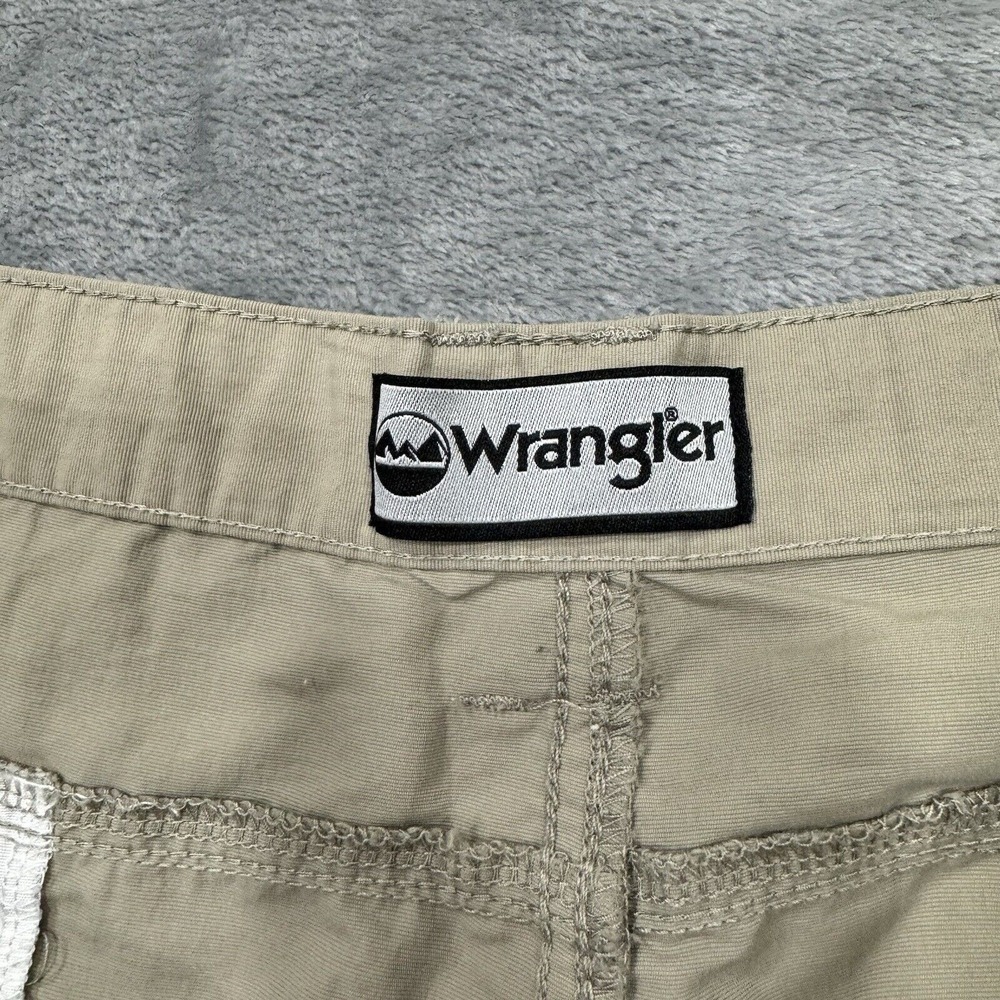 Wrangler Shorts Mens 48 Beige Cargo Lightweight Outdoor Pockets Workwear Fishing - Picture 7 of 8